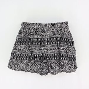 One 5 One Paper Bag‎ Shorts Womens M Black White Geometric Elastic Waist Pockets